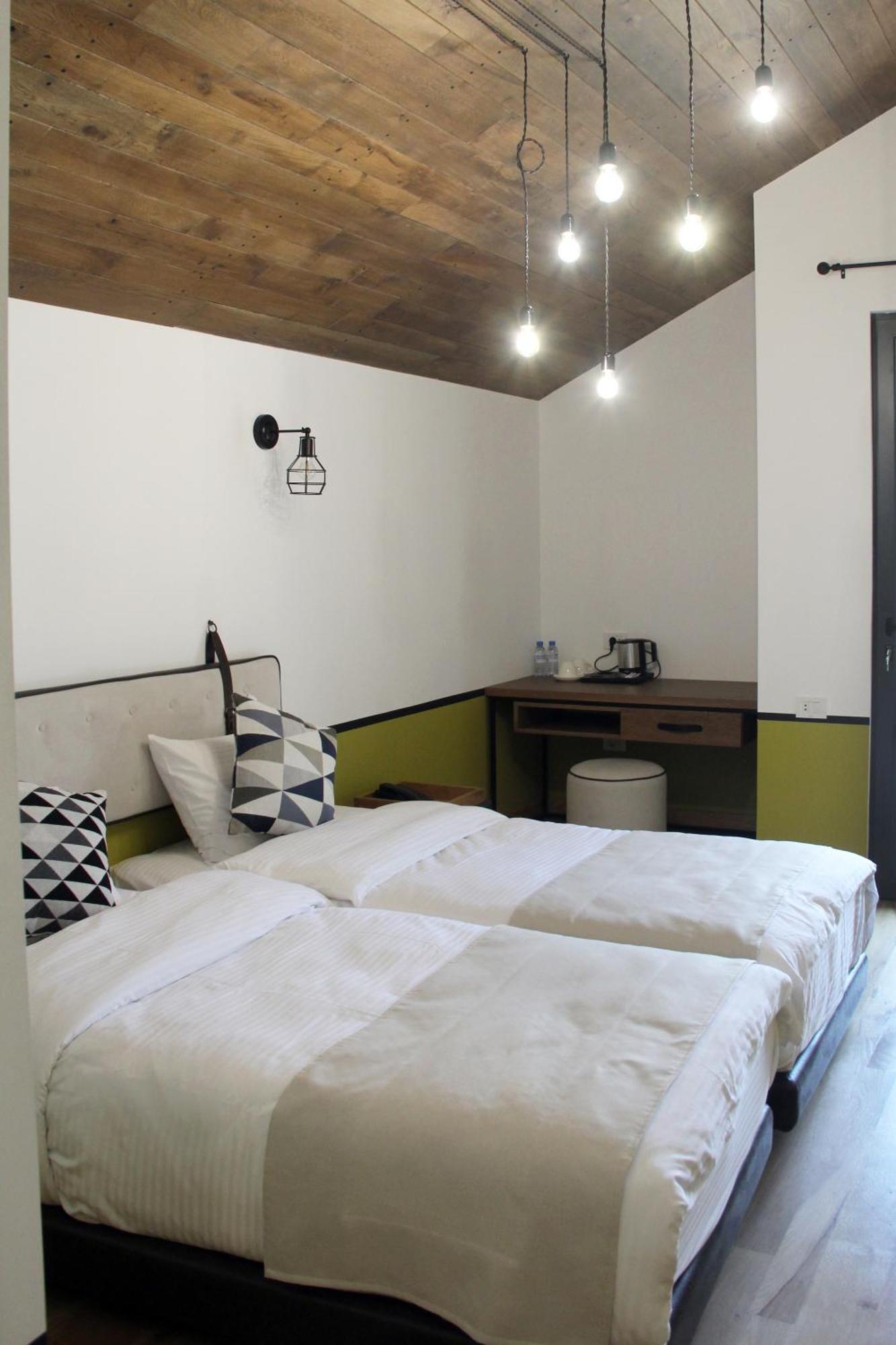 Hover Boutique Hotel 딜리잔 객실 사진